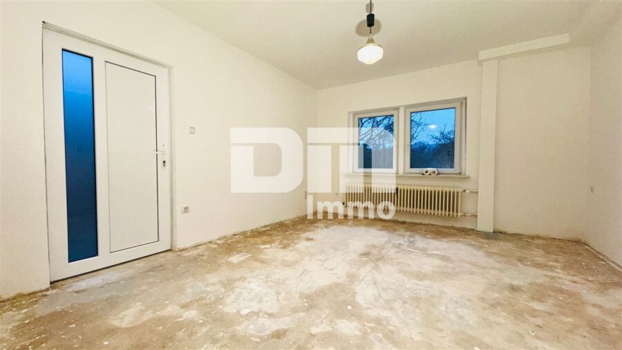 Teilsaniertes Ein- bis Zweifamilienhaus mit zusätzlichen Wohnraum - KG Einliegerwohnung Wohnzimmer